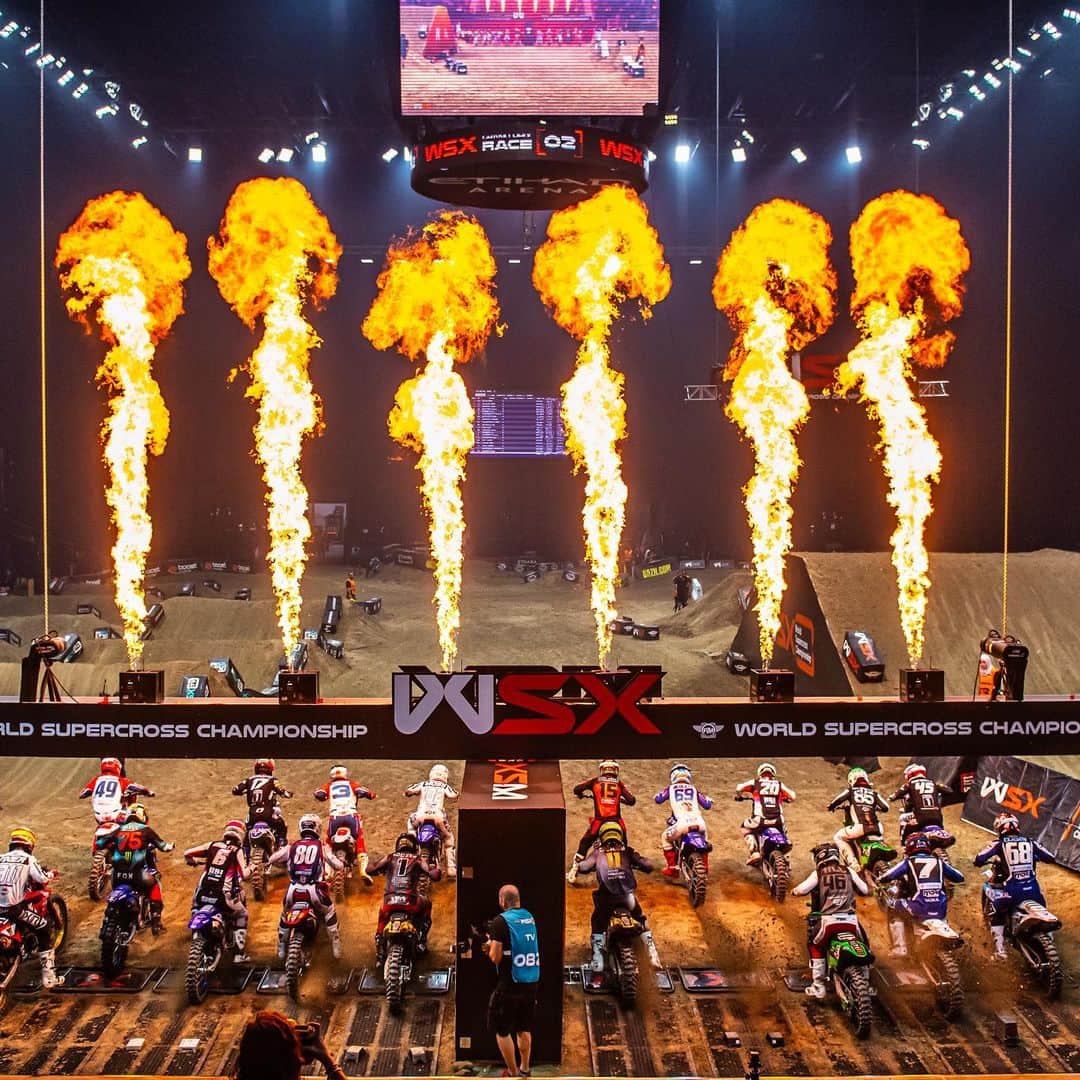 のインスタグラム：「Round two of @wsxchampionship from Abu Dhabi is in the books and it delivered 🔥🇰🇼  SX2 Overall  🥇 Max Anstie 🥈 Chris Blose  🥉 Maxime Desprey   WSX Overall  🥇 Joey Savatgy  🥈 Dean Wilson 🥉 Vince Friese  #WSX」