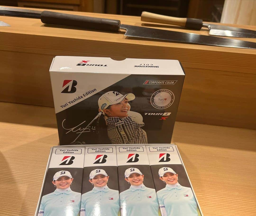 天本正通 さんのインスタグラム写真 - (天本正通 Instagram)「豪華すぎる女子プロ⛳️の皆様に来ていただきました✨✨ 普段プレイしてる真剣なお姿ばかり見ていますので、 オフの楽しそうな女子トークと、美味しそうにたべていただくお姿が印象的でした🍣 残りわずかな試合も頑張ってくださいね😊 優利さん、貴重なボールありがとうございました😍  #青木瀬令奈 プロ #吉田優利プロ #河本結プロ  #成田みすず プロ」11月5日 5時42分 - masamichiamamoto