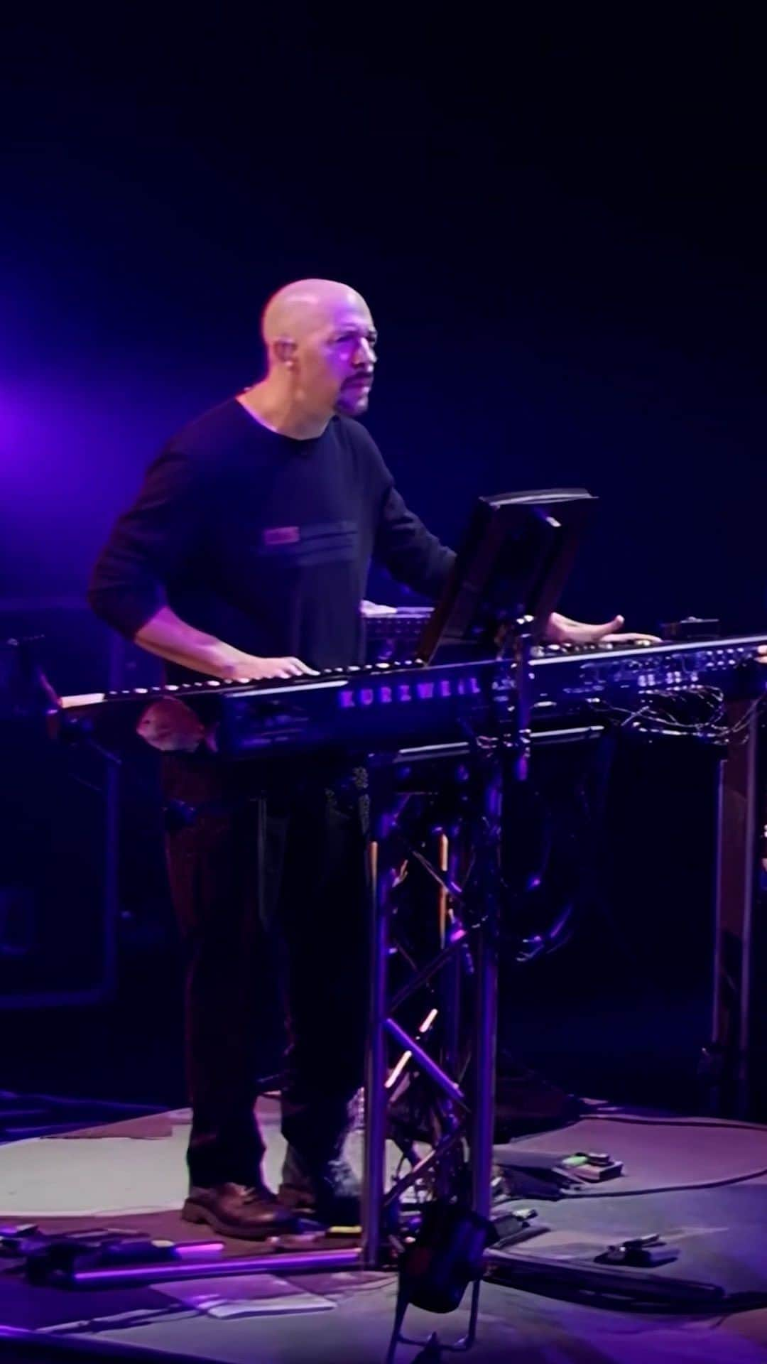 ドリーム・シアターのインスタグラム：「A very happy birthday to our very own @jcrudess! 🎹」