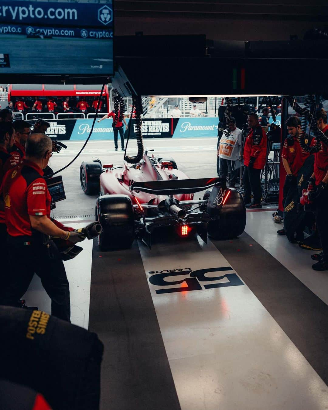 カルロス・サインツJr.さんのインスタグラム写真 - (カルロス・サインツJr.Instagram)「Today we suffered more than expected in the Sprint, with a lot of lift and coast to manage engine temps and then the tyres.  Hopefully tomorrow will be better and we can push! 💪🏻  Hemos sufrido más de lo esperado en el Sprint, mucho lift and coast para gestionar la temperatura de motor y luego las ruedas.  Tengo confianza en que mañana vaya mejor y podamos apretar!💪🏻  - #Carlossainz」11月5日 5時52分 - carlossainz55