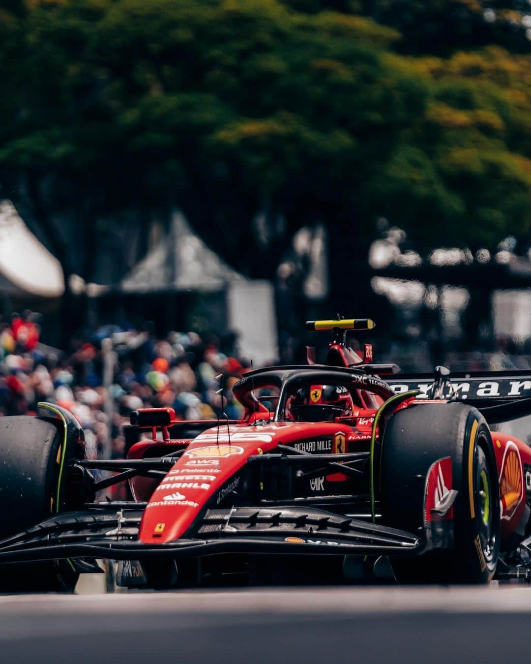 カルロス・サインツJr.さんのインスタグラム写真 - (カルロス・サインツJr.Instagram)「Today we suffered more than expected in the Sprint, with a lot of lift and coast to manage engine temps and then the tyres.  Hopefully tomorrow will be better and we can push! 💪🏻  Hemos sufrido más de lo esperado en el Sprint, mucho lift and coast para gestionar la temperatura de motor y luego las ruedas.  Tengo confianza en que mañana vaya mejor y podamos apretar!💪🏻  - #Carlossainz」11月5日 5時52分 - carlossainz55