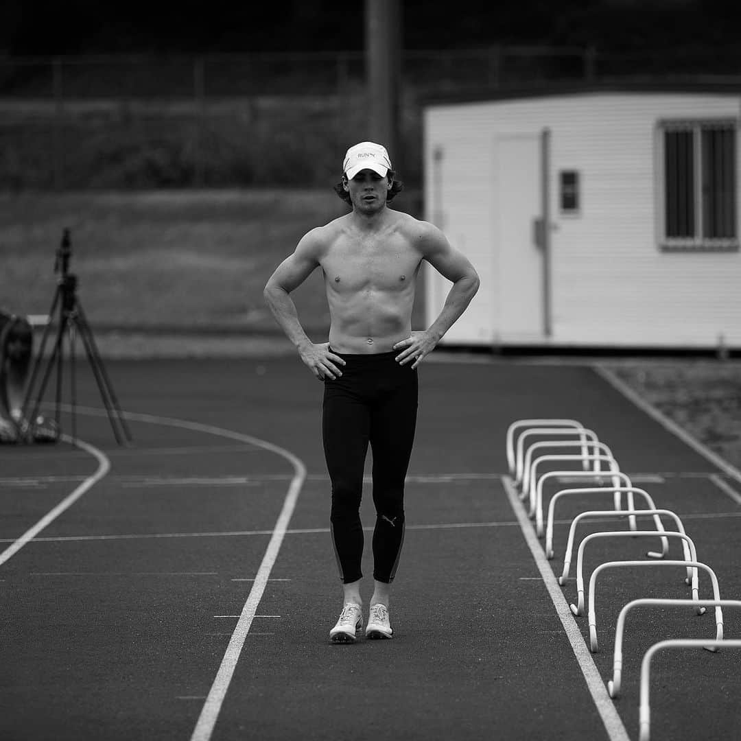 ロハン・ブロウニングのインスタグラム：「2/11/23 Max Velocity Day. 5x60m, 1x 80m. Some runs with overspeed. @lewchris」