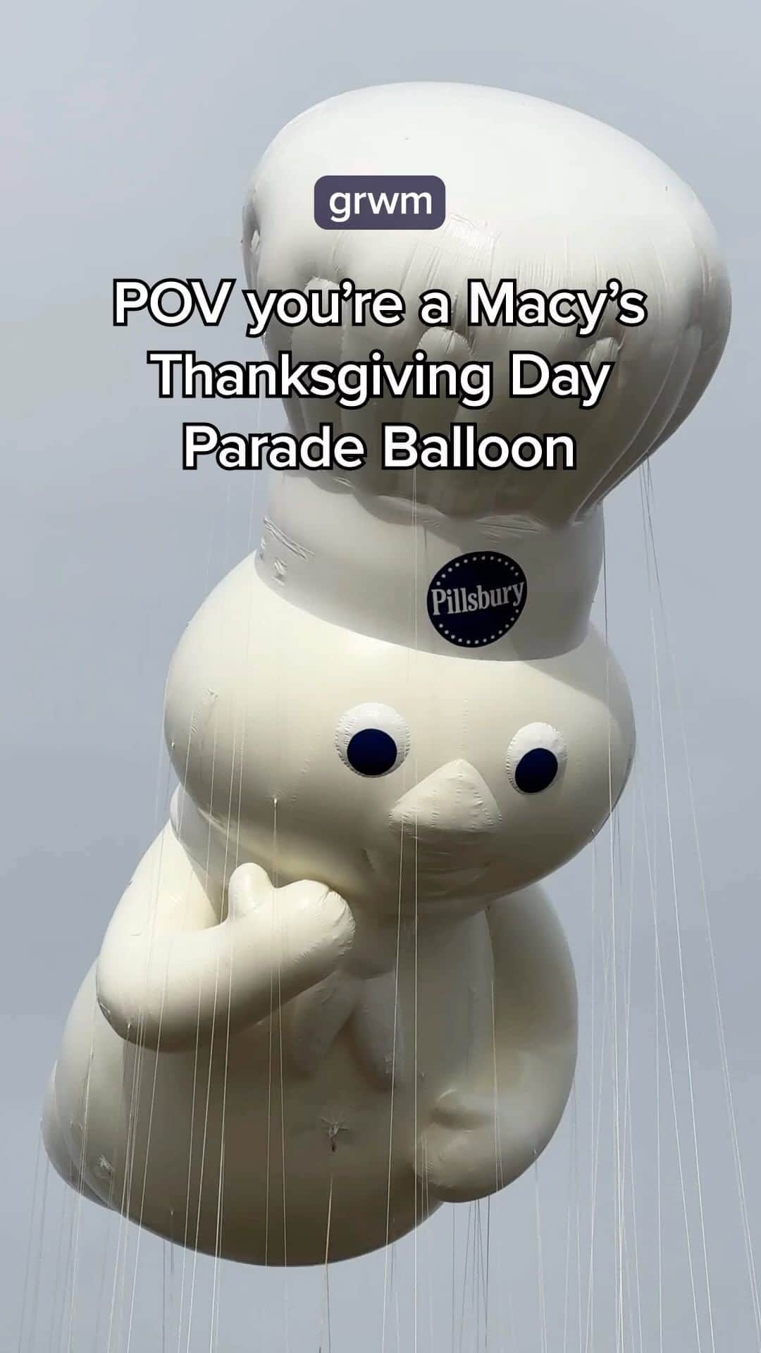Macy'sのインスタグラム：「POV: You’re a balloon getting ready for the #MacysParade. Check out Pillsbury Doughboy & the new friends they’re bringing to this year’s Macy’s #Thanksgiving Day Parade!   Catch all the magic, special performances, + so much more on 11/23 at 8:30am, live from NYC & on @NBC or streaming on @Peacock.   #snoopy #onepiece #luffy」