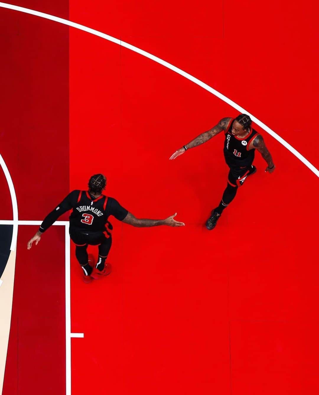 アンドレ・ドラモンドのインスタグラム：「Back at it tonight 🏀🏁💪🏾」