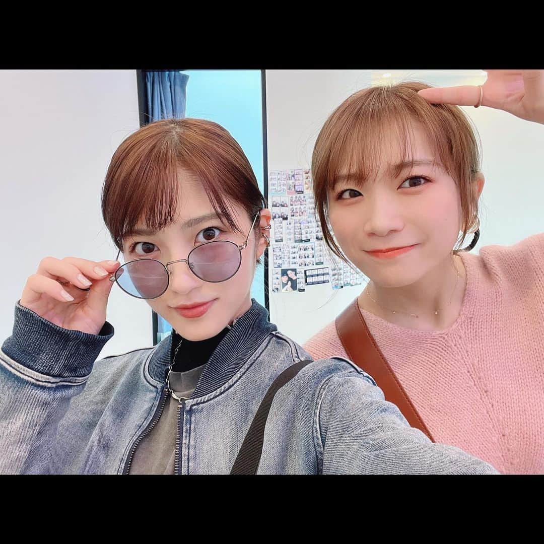 若月佑美さんのインスタグラム写真 - (若月佑美Instagram)「. 真夏と韓国行ってきました☺︎！ 実は、真夏とは初旅✈️ . ぎゅうぎゅうに詰め込んだ弾丸過ぎる旅でしたが、 回りたい場所沢山回れて、買いたいものも食べたいものも 食べれたから最高でした。 . 終わりの方はずっとMBTIの話をしてたなぁ。笑 (韓国にMBTIのおみくじみたいなのがあって。流行ってるのかな？) . 韓国の証明写真的? 인생네컷？名前分かんないんだけど、 それも撮ったので 動画と共にまた次の投稿に載せますね！！ . 真夏にはいつも感謝です。ありがとう。 . 続く . #韓国旅行  #한국  #秋元真夏  #若月佑美」11月5日 12時48分 - yumi_wakatsuki_official