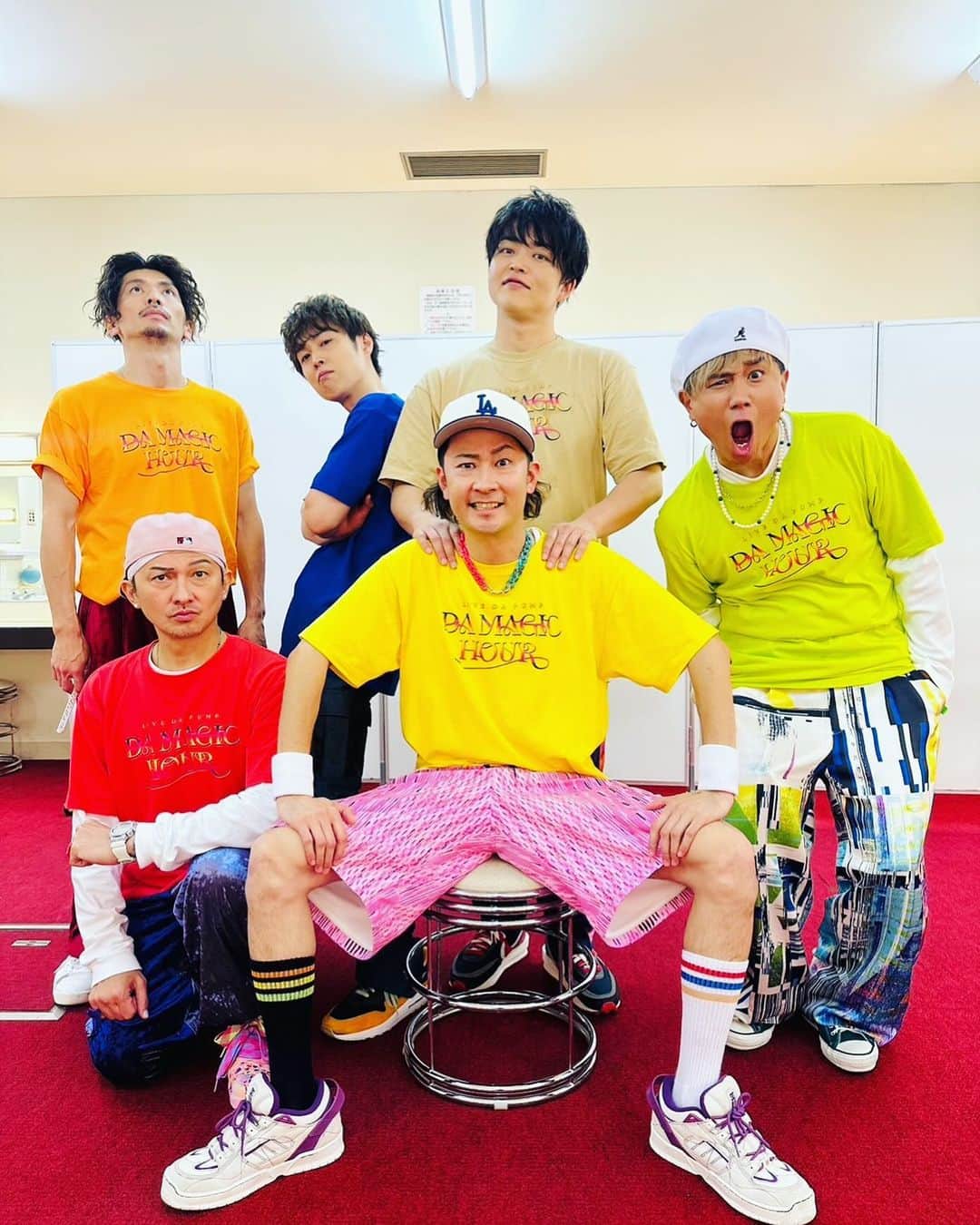 ISSA のインスタグラム：「おはようございます🫠  ひとまず年内ラストDA MAGIC HOUR✨  それぞれの場所から少しだけ抜け出して今日という１回しかない１日を一緒に楽しみましょう😁  お気を付けてお越し下さいませ🤲  #livedapumpdamagichour  #dapump  #dpc  #family」
