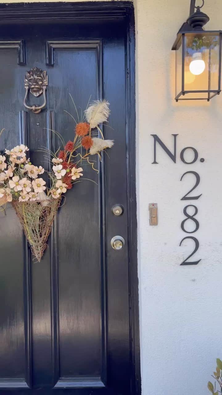 etsyのインスタグラム：「Talk about curb appeal. See how a few simple front door swaps can change the whole look of your house 🏡」