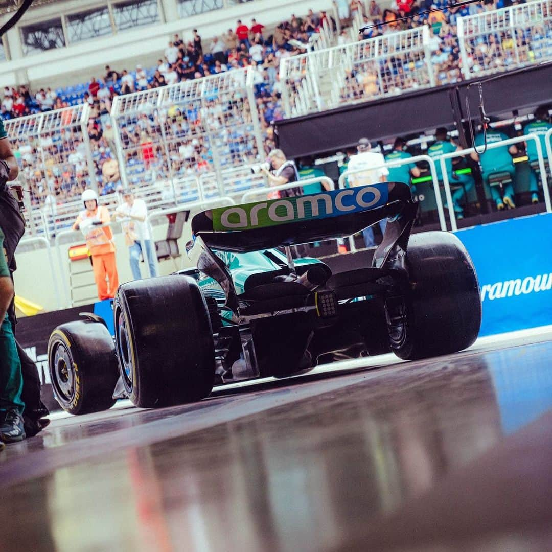 フェルナンド・アロンソのインスタグラム：「Today we had a fun race with a fast car. Thanks team for the extra work today. 💚 Tomorrow we will give it all on track . Let’s goooo! @astonmartinf1 #f1 #brazil #astonmartin」