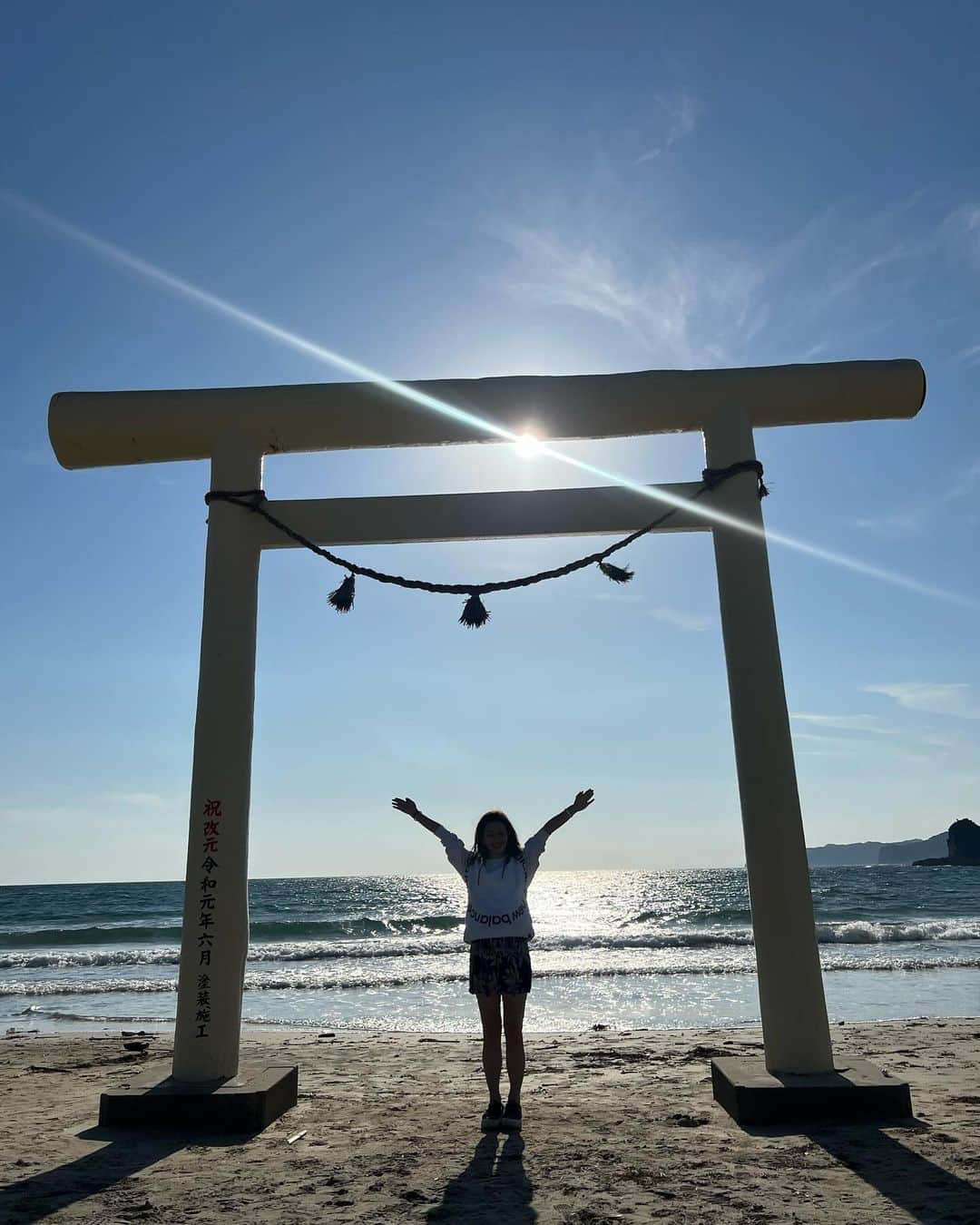 倉松里奈さんのインスタグラム写真 - (倉松里奈Instagram)「Good morning🤙 こちら千葉Hawaiiからです🤭  3連休は 千葉に3泊お泊り旅行✈️嬉しい〜♡ . 日本のHawaiiって言われてるらしい🤭（？） . 御宿の観光で 沢山登って下って運動できて 気持ちよかった〜🍖♡ . #ハイキング好きな人と繋がりたい  . #ニューバランス #newbalance  #newbalance好きな人と繋がりたい #担々麺 #千葉 #千葉旅行 #御宿 #千葉観光 #鐘 #幸せの鐘 #鵜原理想郷 #手弱女平の鐘 #BBQ #妊娠9ヶ月 #マタニティーライフ」11月5日 7時59分 - rinapuu818