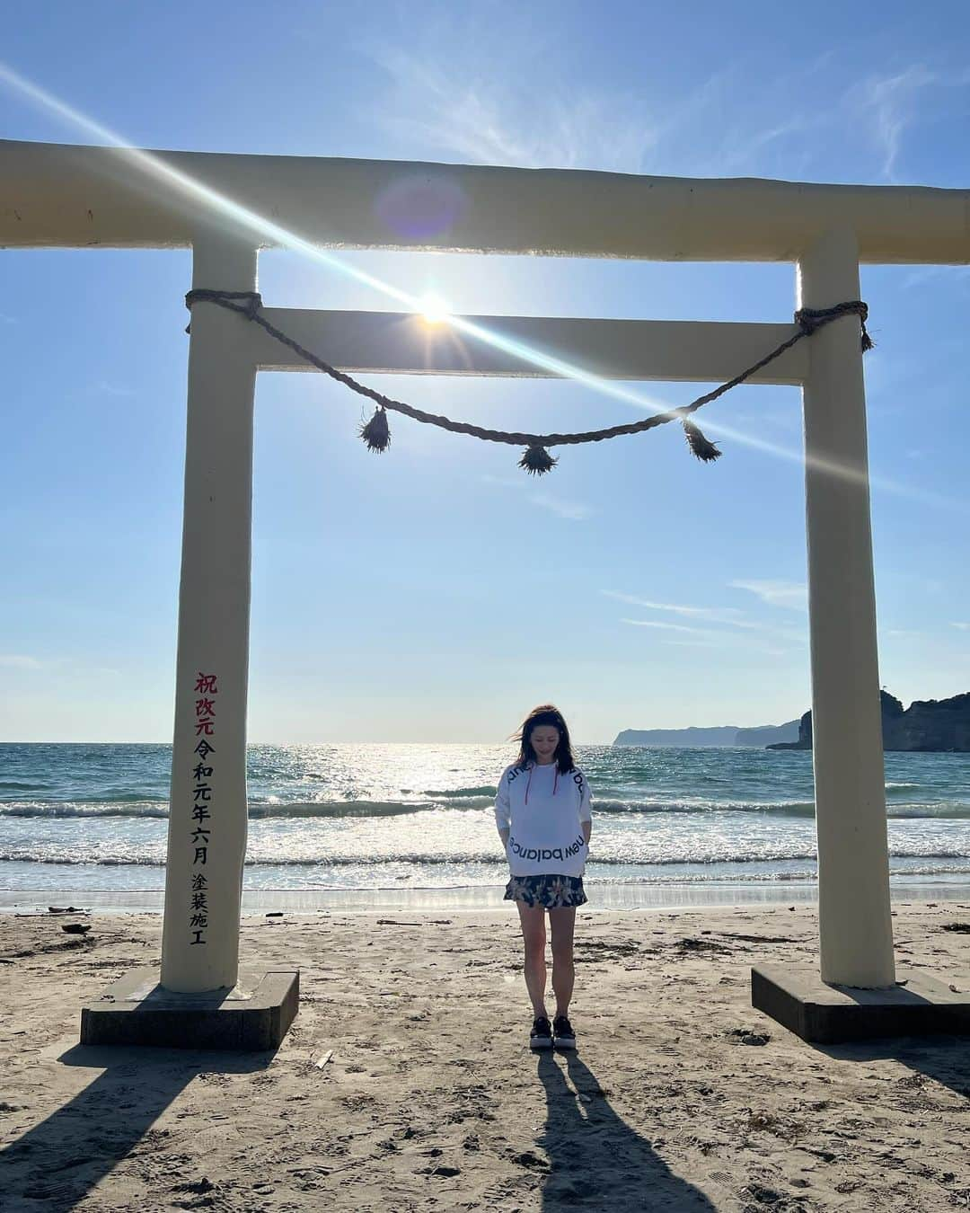 倉松里奈さんのインスタグラム写真 - (倉松里奈Instagram)「Good morning🤙 こちら千葉Hawaiiからです🤭  3連休は 千葉に3泊お泊り旅行✈️嬉しい〜♡ . 日本のHawaiiって言われてるらしい🤭（？） . 御宿の観光で 沢山登って下って運動できて 気持ちよかった〜🍖♡ . #ハイキング好きな人と繋がりたい  . #ニューバランス #newbalance  #newbalance好きな人と繋がりたい #担々麺 #千葉 #千葉旅行 #御宿 #千葉観光 #鐘 #幸せの鐘 #鵜原理想郷 #手弱女平の鐘 #BBQ #妊娠9ヶ月 #マタニティーライフ」11月5日 7時59分 - rinapuu818