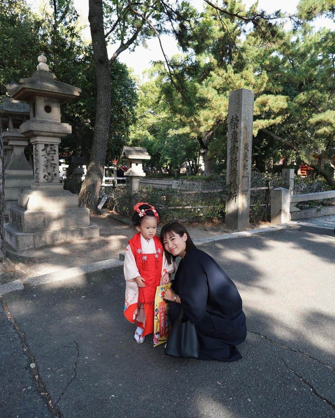 Hiromi Ｍaedaのインスタグラム：「七五三♡ みことがもう可愛すぎて、、とにかく親バカでした🤦🏻‍♀️  レンタル着物、着付け、ヘアセット、スタジオ撮影すべて息子の時もお世話になった @kimonoricca さんで♡  #七五三#3歳#みここーで」
