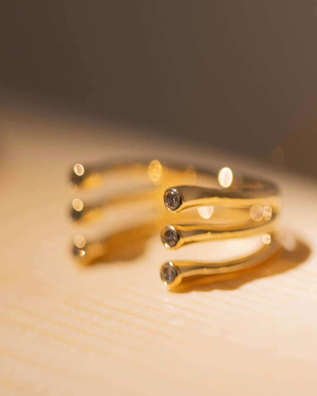 Hirotaka Jewelryさんのインスタグラム写真 - (Hirotaka JewelryInstagram)「DROSERA DIAMOND CUFF RING #hirotakajewelry」11月5日 8時07分 - hirotakajewelry