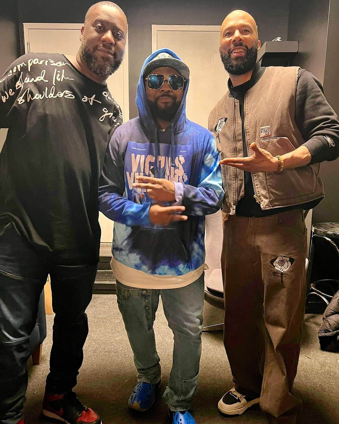 ミュージック・ソウルチャイルドのインスタグラム：「3 KINGS 👑  @RobertGlasper x @MusiqSoulchild x @Common   My Brothers @SonyHall Was Iconic! We Have To Do It Again!   #SonyHall #NYC」