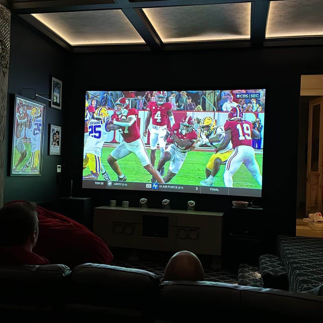 メリッサ・ジョーン・ハートのインスタグラム：「Let's #RollTide! 🐘」
