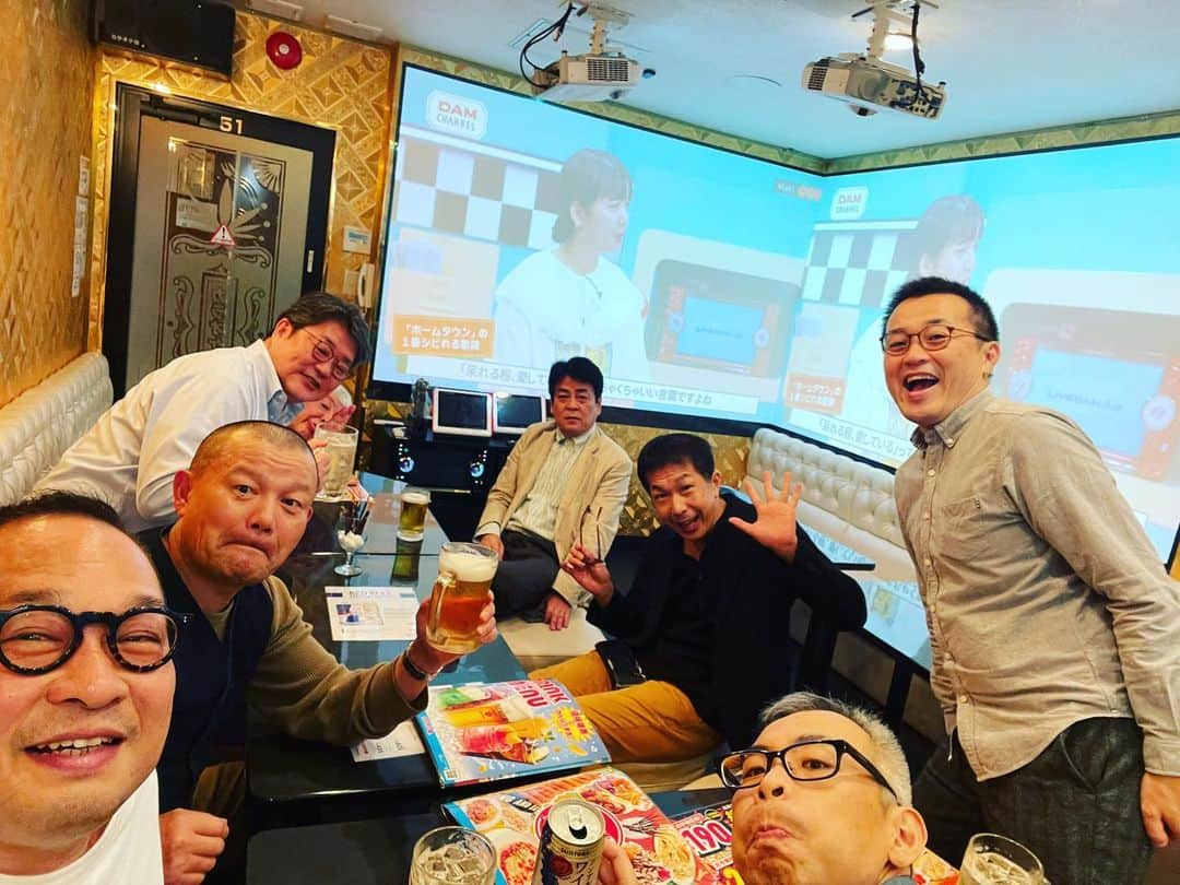 桂かい枝のインスタグラム：「仕事中も終わってからも  楽しい‼️  しかない祭り㊗️  サイコー🙌🙌🙌  談春兄、喬太郎兄、笑志兄、彦いち兄、三三兄、そうばさん、萬橘さん、米團治兄、わん丈さん　  おもろいメンバー😆  #落語 #博多天神落語まつり #寄席」