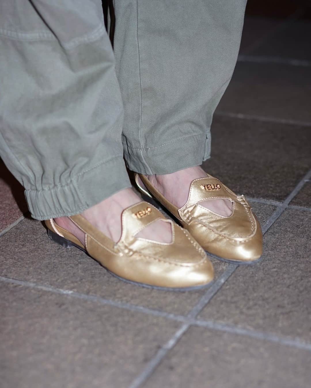 Fashionsnap.comさんのインスタグラム写真 - (Fashionsnap.comInstagram)「Name: シトウレイ⁠ Occupation: ジャーナリスト⁠ ⁠ Pants #DEVOTIONTWINS⁠ Bag #LOEWE⁠ Shoes #YELLO⁠ ⁠ Photo by @you__1009⁠ ⁠ #スナップ_fs #fashionsnap #fashionsnap_women」11月5日 10時00分 - fashionsnapcom