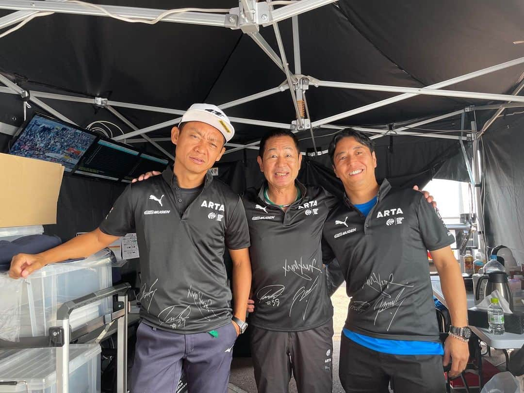 脇阪寿一さんのインスタグラム写真 - (脇阪寿一Instagram)「またARTAだよ🥲  #bridgestone  #potenza  #tシャツパドル選手権  #supergt  #土屋圭市 #arta #星野一樹 #impul」11月5日 10時21分 - juichiwakisaka