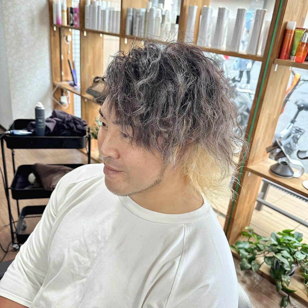 棚橋弘至さんのインスタグラム写真 - (棚橋弘至Instagram)「昨日の #hairstyle 😁  ありがとうございました♪  #大阪 #ドォート #dotehairmake #タイガース 風🐯」11月5日 10時27分 - hiroshi_tanahashi
