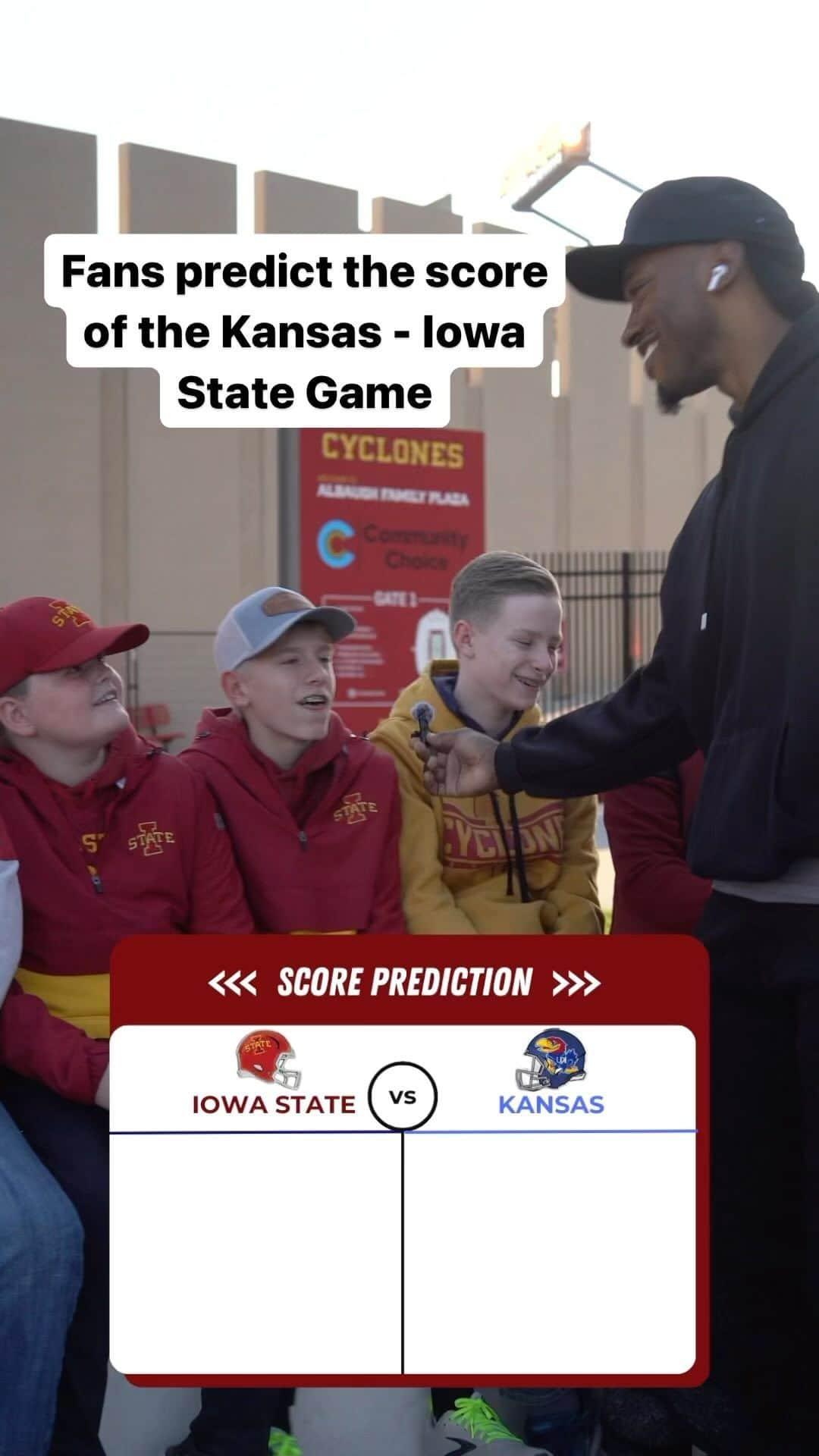 ロバート・グリフィン3世のインスタグラム：「Fans predict the score of the Kansas - Iowa State Game What’s your score prediction?」