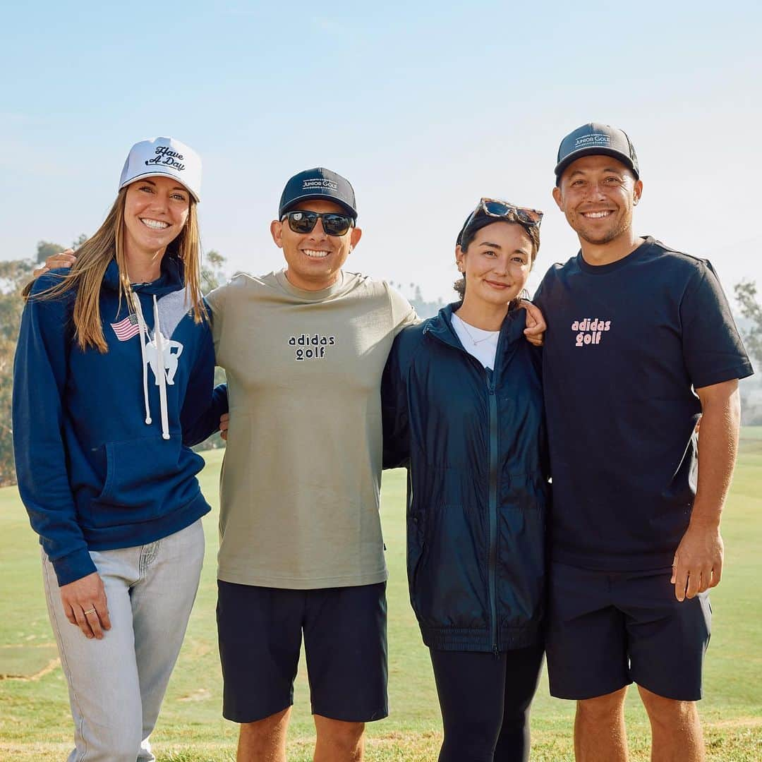 ザンダー・シャウフェレのインスタグラム：「A great time at the “FORE PUPS” event. The weather, the dogs, and the community there couldn’t have been more amazing. ⛳️🐾」