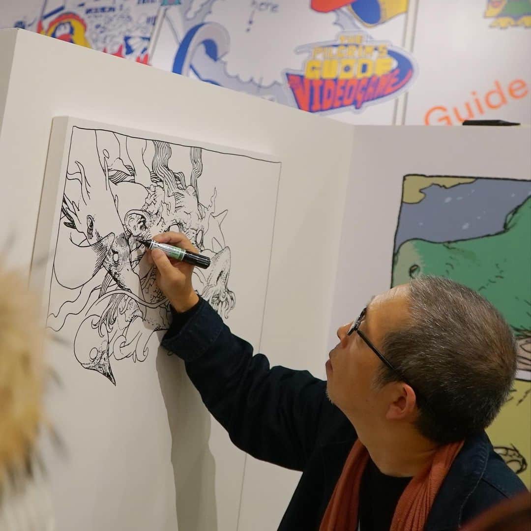GINZA SONY PARK PROJECTのインスタグラム：「【Digest of Katsuya Terada Live Drawing 】  Live drawing by Katsuya Terada was performed today. Audiences could not take their eyes off his amazing creations, which were both dynamic and meticulously drawn, and it was truely WOW moment. His works will be displayed in the venue until the end of the exhibition period. “MANGA in New York” ends tomorrow! Don’t miss your chance to read these MANGA.  本日、寺田克也さんによるライブドローイングが行われました。躍動感と緻密な描き込みが共存するクリエイションと描き上がっていく様子に、多くの来場者が釘付けに。 制作された作品は会期終了の明日まで会場内に展示されます。  #MANGAinNY  @katsuyaterada  #KatsuyaTerada #寺田克也   #NewYork #Manga #マンガ #漫画 #Comic #drawing #ドローイング #Art #Technology #アート #テクノロジー #GinzaSonyParkProject #GinzaSonyPark #SonyPark #Sony」