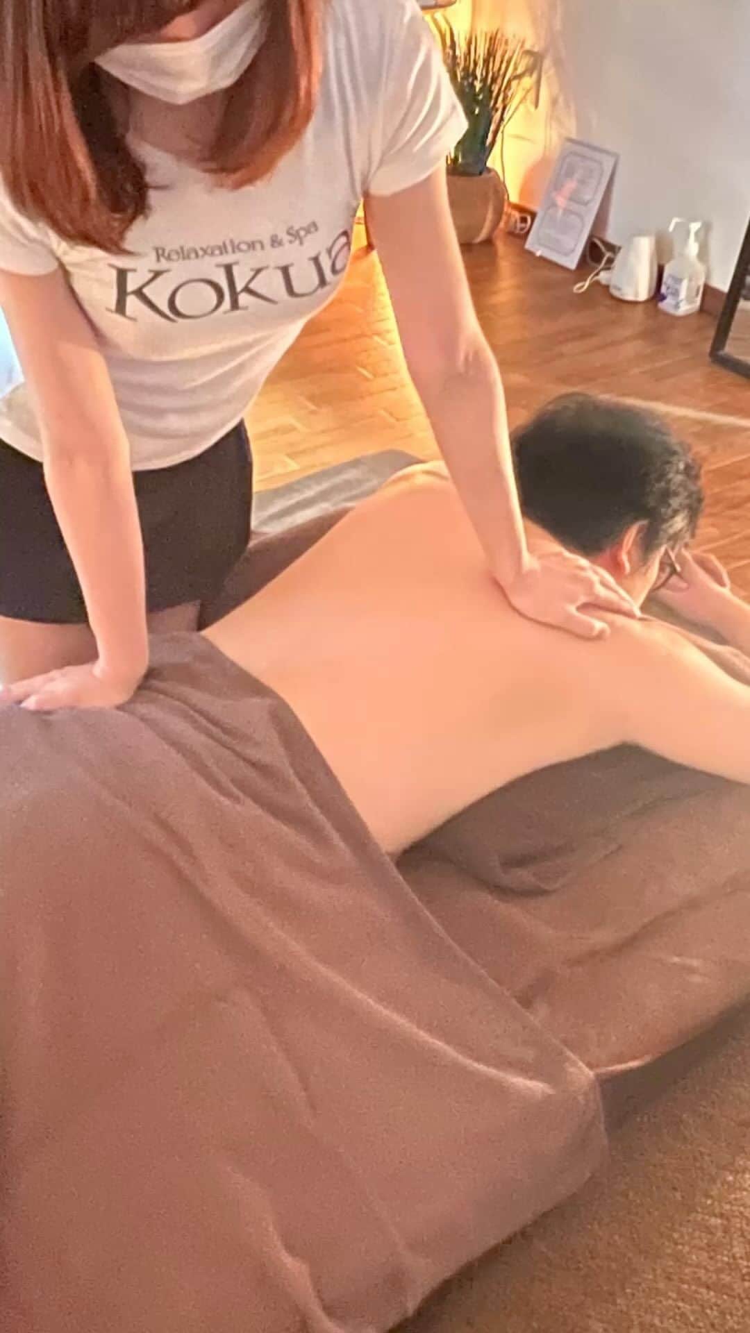 のインスタグラム：「本日19:30からご案内可能です🉑 三連休最後はKokuaでゆっくり 過ごしませんか？ ご予約お待ちしております❣️ #メンズマッサージ#メンズリラクゼーション#メンズ脱毛#恵比寿マッサージ#恵比寿」