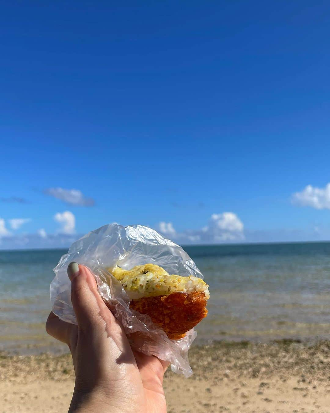 宏実さんのインスタグラム写真 - (宏実Instagram)「９月の小浜島🏝  午前中から原チャでぶんぶんぶん🛵💨  #kohamajima  #kohamaisland  #オニササ  #原チャ  #時差投稿」11月5日 10時49分 - hiromisrainbow