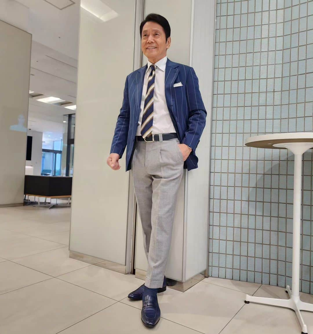 峰竜太のインスタグラム：「#アッコにおまかせ #jacket #brunellocucinelli #shirt#yamatoyashirt #tie #attovannucci #pants#brunellocucinelli #shoes#sutormantellassi」