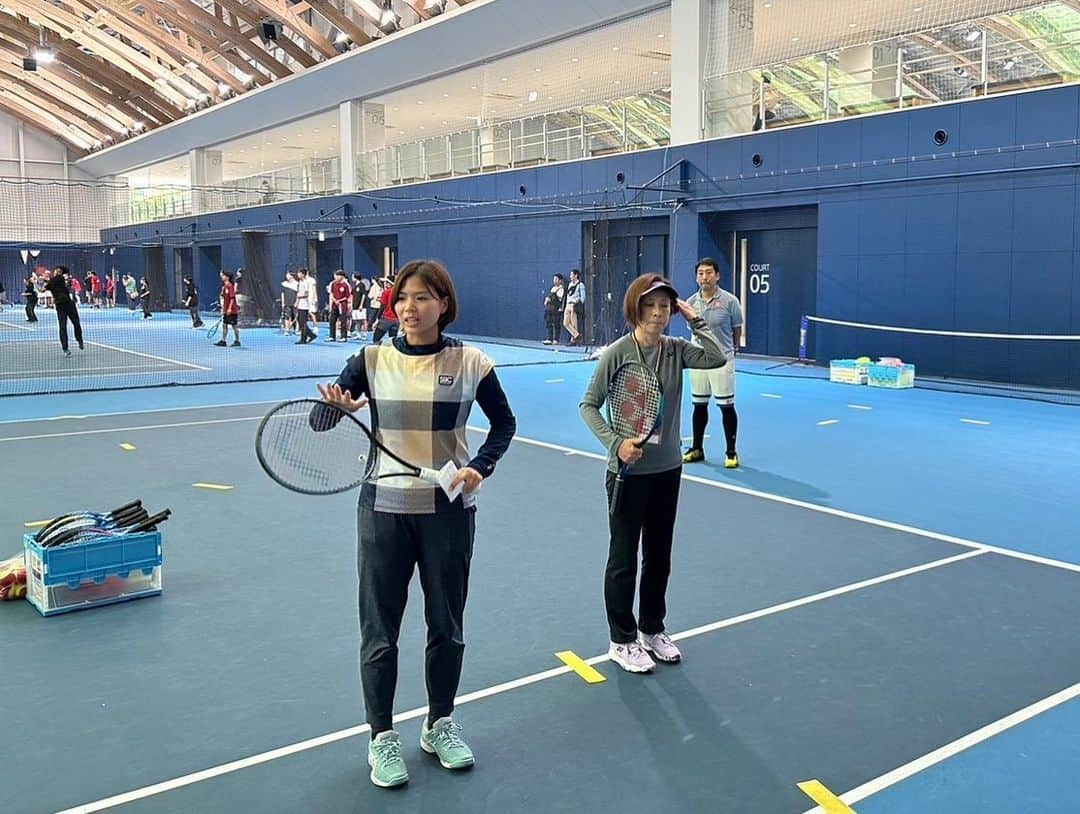 尾崎里紗さんのインスタグラム写真 - (尾崎里紗Instagram)「昨日今日と、テニス協会普及委員のお仕事でテニピン、カラーボールのイベントでした🎾 子供達は全日本選手権の試合も見ることができて刺激になったと思います😊 ⁡ ⁡」11月5日 21時56分 - risaozaki410