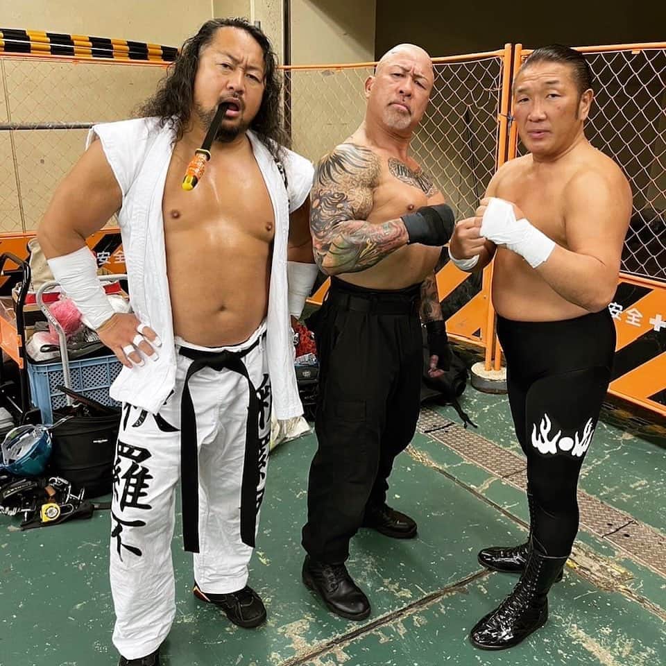 吉田隆司のインスタグラム：「この男たち凶暴につき… #dragongate #prowrestling #tattoo #bodybuilding #fitness #ドラゴンゲート #プロレス #ボディービル #インスタ映え #タトゥー」