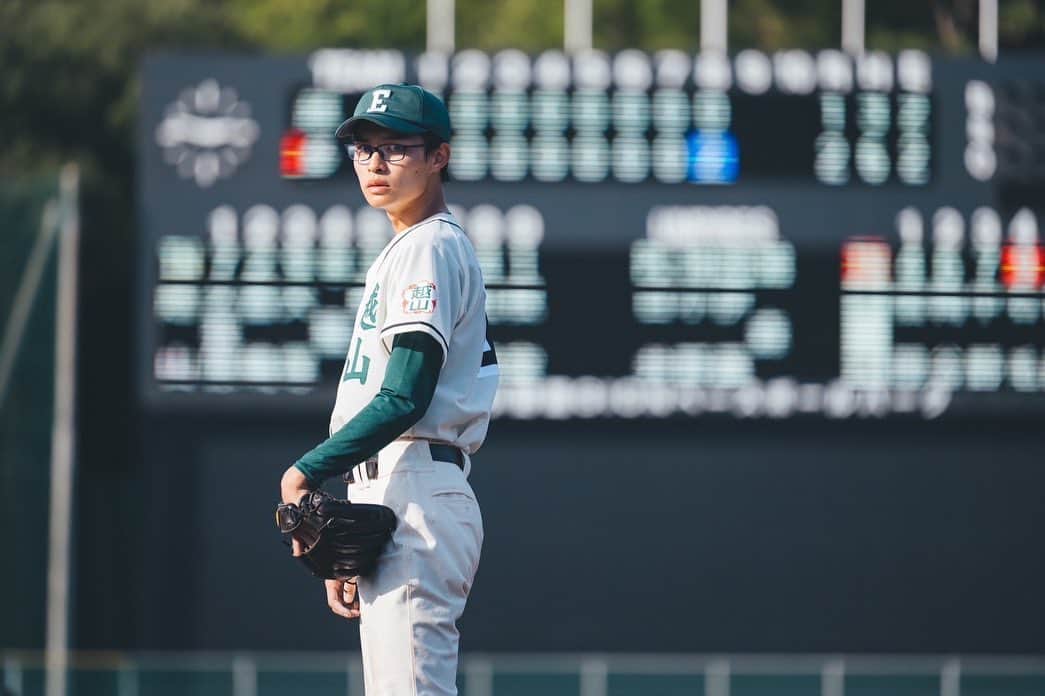兵頭功海のインスタグラム：「⚾︎ 根室ナイスピッチング！ ナイスバッティング！　 先生の言葉とグローブに 背中を押してもらいました。 さぁ、越山野球部。 ここからどうなるか、 来週もお楽しみに。 #下剋上球児」