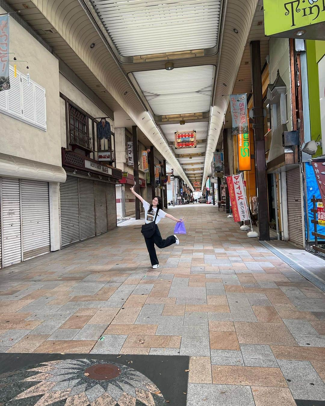 田村響華さんのインスタグラム写真 - (田村響華Instagram)「⁡ ⁡  実家、和歌山に帰省した9月の写真です アドベンチャーワールドに姪っ子たちと行きました🐼🐧 子供と行く動物園ってさいこ〜 ⁡ #和歌山 #アドベンチャーワールド #adventureworld #ペンギン #パンダ」11月5日 22時02分 - kyo_ka1016