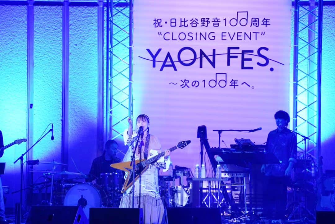 miwaのインスタグラム：「祝・日比谷野音100周年"CLOSING EVENT" YAON FES.～次の100年へ。で豊島岡女子学園高等学校コーラス部の皆さんと「結ｰゆいｰ」を歌わせていただきました‼️ 心が震える歌声✨本当に感動しました🥹✨ 一緒に歌えて嬉しかったです✨  亀田さん、武部さんを始め、素晴らしいミュージシャン&アーティストのみなさまとステージで共演できて、とても光栄でした‼️ ありがとうございました😊  #日比谷野音100周年」
