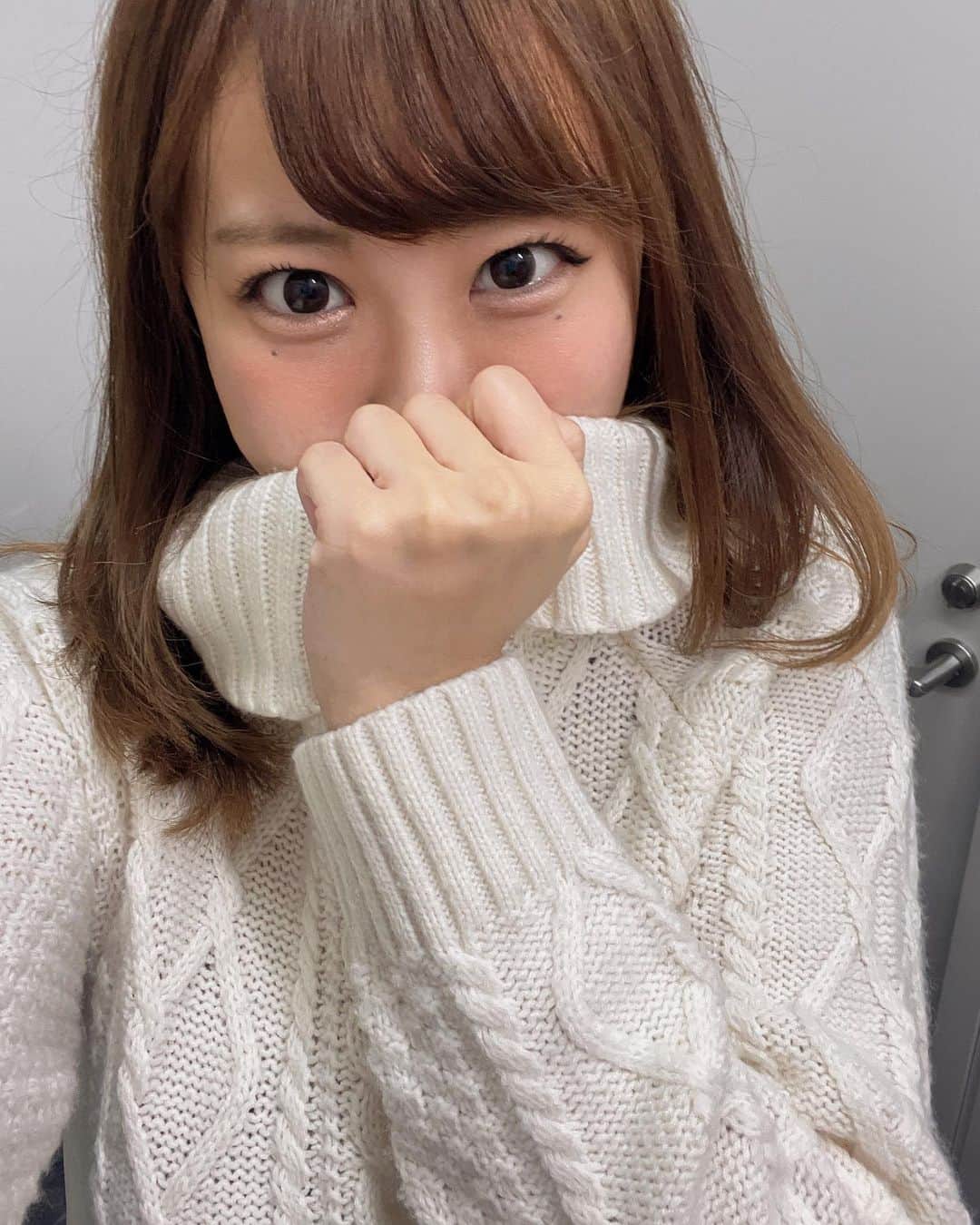 川島愛里沙さんのインスタグラム写真 - (川島愛里沙Instagram)「. . . 11月もよろしくね🫧 . . . . . . #アイドル #白ニット #🤍 #グラドル #冬 #⛄ #instadaily #instalike  #instagood #winter #snow #knit  #selfie #japanesegirl」11月5日 20時30分 - onikuarichan