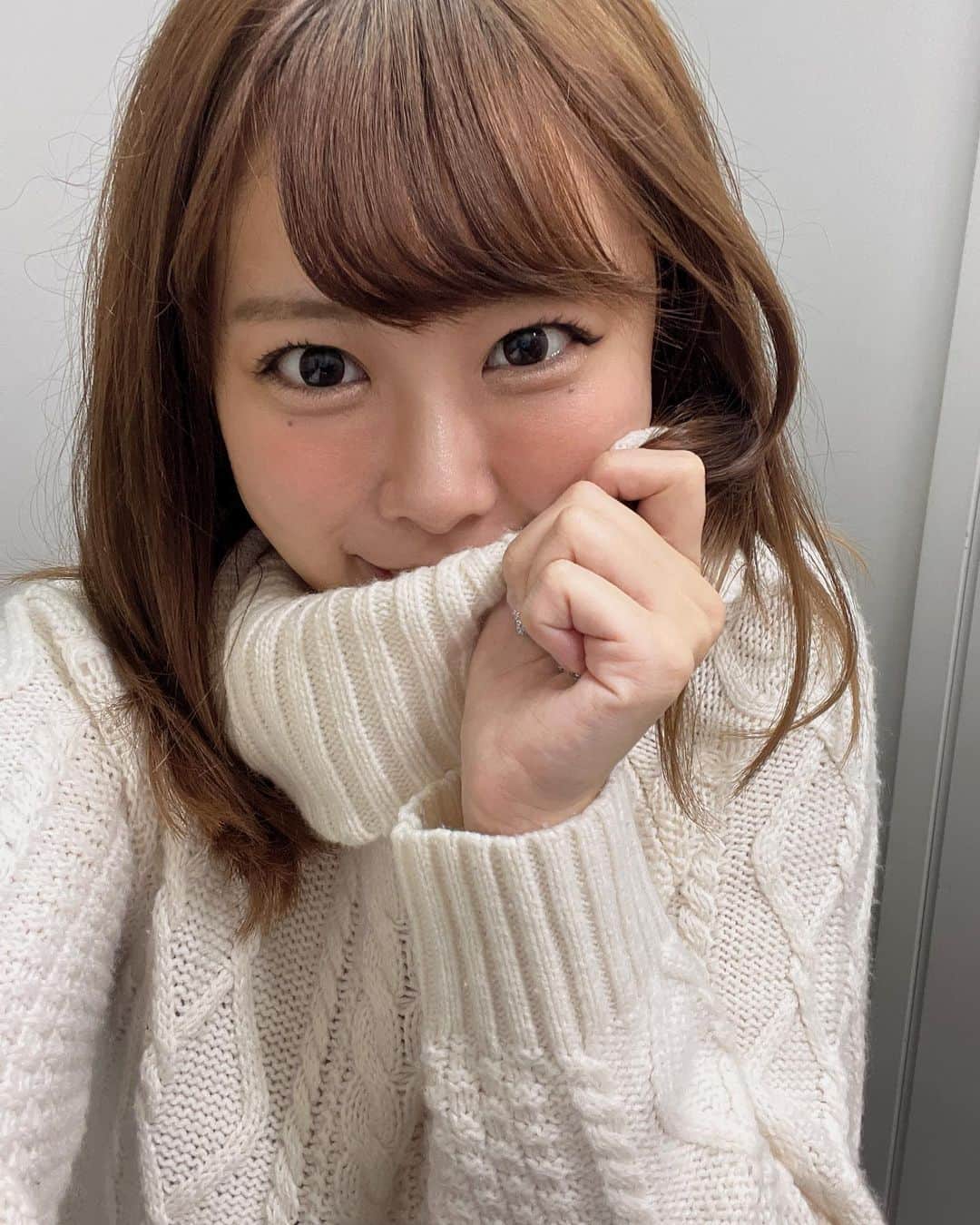川島愛里沙さんのインスタグラム写真 - (川島愛里沙Instagram)「. . . 11月もよろしくね🫧 . . . . . . #アイドル #白ニット #🤍 #グラドル #冬 #⛄ #instadaily #instalike  #instagood #winter #snow #knit  #selfie #japanesegirl」11月5日 20時30分 - onikuarichan