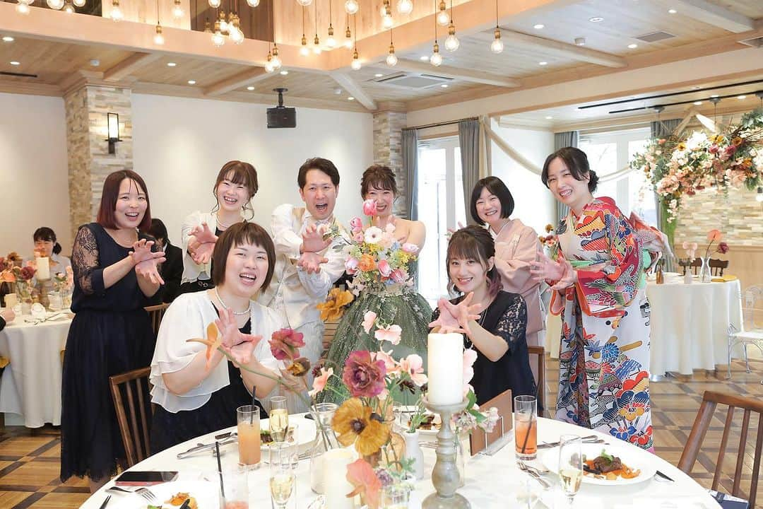 ラ パルティールさんのインスタグラム写真 - (ラ パルティールInstagram)「. wedding Reportをお届け！  〝挙式は自由参加にしたい“  形式にとらわれないラフなスタイルで  来てくれたゲスト1人1人との時間を 大切にしたご結婚式でした𓂃𓈒𓏸   ・ ・ お客様からのお声もいただいています！ 詳しくはホームページをCheck！  ーーーーーーーーーーーーーーーーーーーーーーーーー  新潟県長岡市古正寺3-39 プライベートガーデンwedding La partir @partir_nagaoka   ーーーーーーーーーーーーーーーーーーーーーーーーー  #星降る会場　#ナチュラルウェディング　#アットホームウェディング　#ガーデンウェディング #ガーデン挙式　#ブライダルフラワー　#ドライフラワーブーケ　#結婚式アイディア　#パルティール　#ラパルティール　#lapartir #結婚式レポート　#新潟花嫁　#新潟プレ花嫁　#新潟結婚式　#新潟結婚式場　#新潟市結婚式場　#長岡結婚式　#長岡結婚式場　#長岡市結婚式場　#1組貸切ウェディング　#おしゃれ花嫁 #ウエディングレポート #パーティーレポート #少人数婚 #家族婚 #カジュアルウェディング #春婚」11月5日 20時32分 - partir_nagaoka