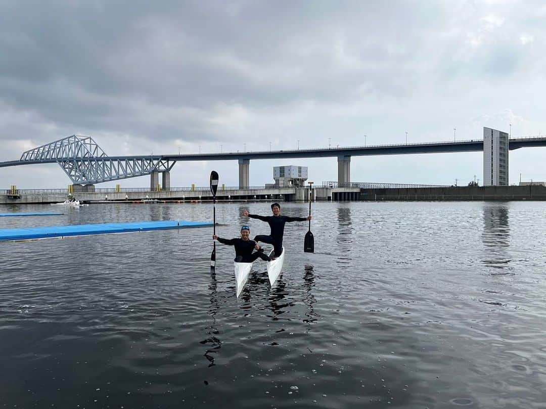 三浦伊織のインスタグラム：「.  天気はイマイチだったけど…  @hika_rs30 さんとの1枚📷✨  📍海の森水上競技場  #tokyo #canoesports #workout #kayakers #canoe」