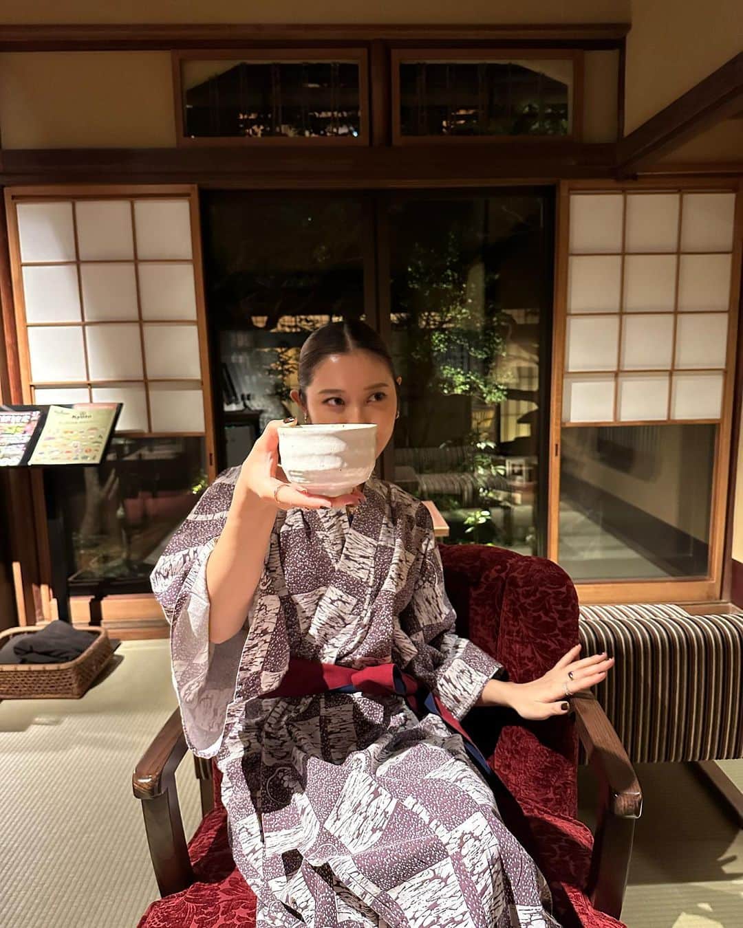 阿部紫夕那のインスタグラム：「. みなさんもうYouTubeは見ていただけましたか？🤍 すごくすごく素敵な旅館で とっても有意義な時間を過ごしました🫶🏼 また行きたいなぁ」