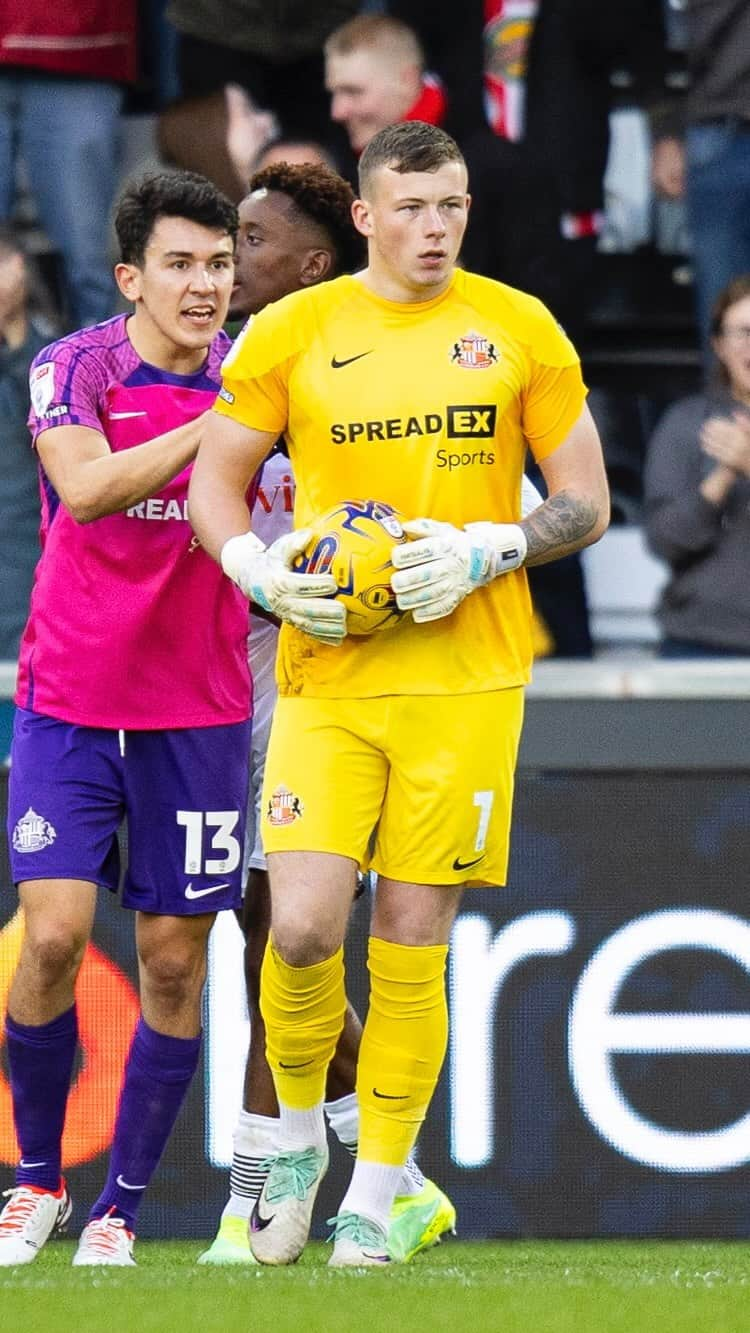 サンダーランドAFCのインスタグラム：「🧤 A clean sheet and a penalty save.   Patto at his best ✊  #SAFC」