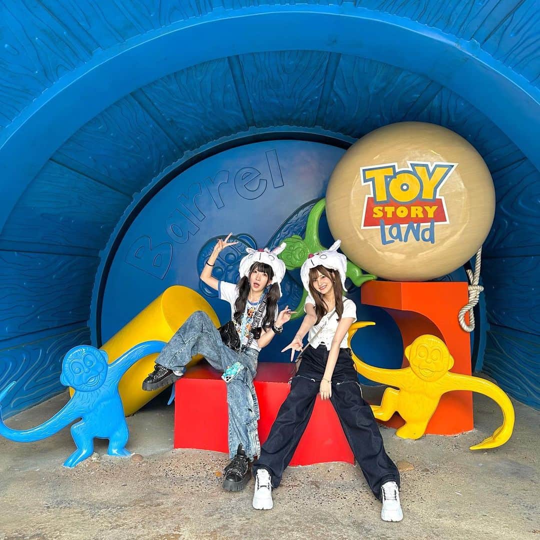 まあたそさんのインスタグラム写真 - (まあたそInstagram)「かすたそin香港ディズニー🐭💗✨✨  香港で撮った写真ありすぎるからちょくちょく載せてくね🫢」11月5日 20時46分 - 5m91r
