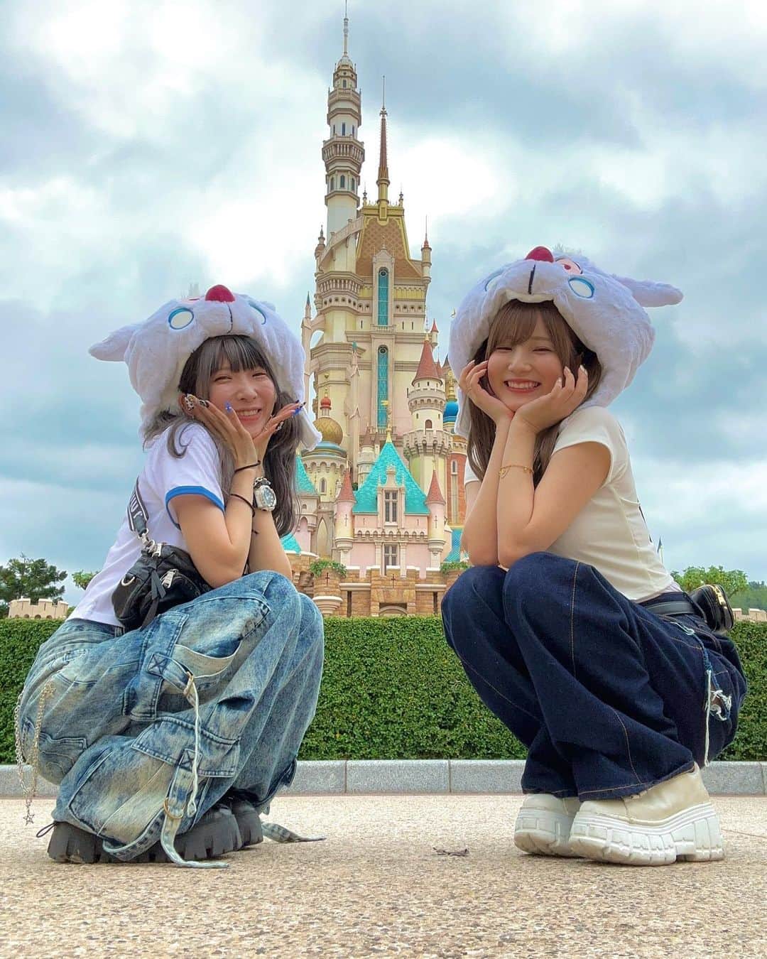 かすのインスタグラム：「. 台風神回避ディズニー　in香港🇭🇰 . YouTubeみてねっ🥸 . #かすたそ　#香港ディズニー」