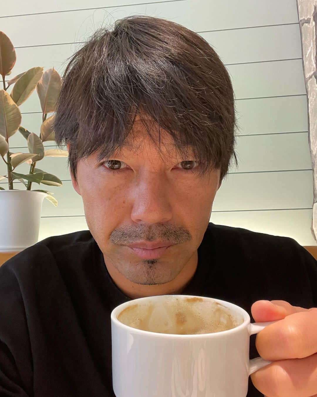 松井大輔さんのインスタグラム写真 - (松井大輔Instagram)「はい。頂きまーす  #cafe #クレープ #ソイラテ #time #bonappétit」11月5日 20時53分 - matsuidaisuke_official