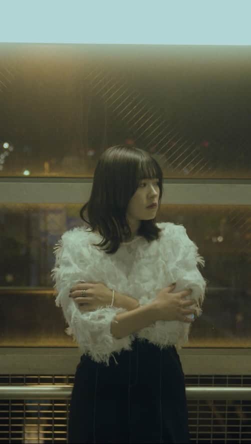 橋本紗奈のインスタグラム：「"重大発表2つ目！"  この度さなまる初のオリジナル楽曲を出させていただきます！🎵 こちらも念願でした！！！  楽曲のタイトルは "YONAYONA遊泳" です！🎉  MVは11月10日19:00に私のYouTubeにて投稿します！ 是非楽しみにしててくださいね！☺️💗」