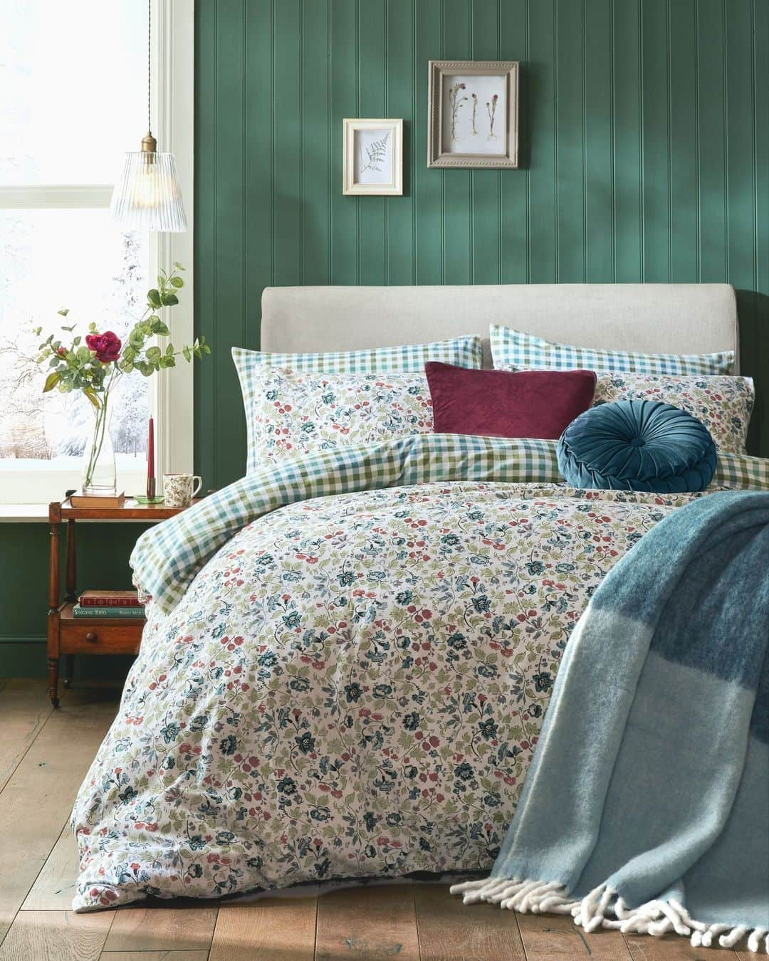 ローラアシュレイのインスタグラム：「Get ready for the colder months with our sumptuously soft brushed cotton bedding. ✨⁣ ⁣ Adorned by iconic prints from the Laura Ashley archive, these striking Duvet Cover and Pillowcase Sets will make the perfect addition to your Bedroom.⁣ ⁣ 🔎 Rosa Sancta Duvet Cover and Pillowcase Set⁣ 🔎 Blush Pink Campion Duvet Cover and Pillowcase Set⁣ 🔎 Pale Seaspray Campion Duvet Cover and Pillowcase Set ⁣ 🔎 Christmas Pussy Willow Duvet Cover and Pillowcase Set⁣ ⁣ Now available on lauraahsley.com and @nextofficial」