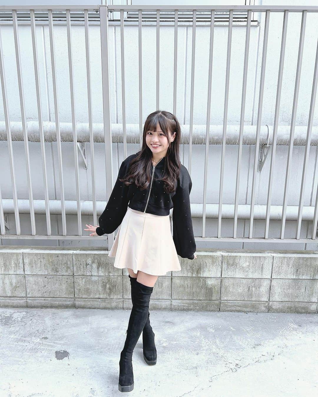 杉井美咲のインスタグラム：「今週は暖かかったねー！ これぐらいの気温がみ〜はすき> ·̫ <💞 ・ ・ #jk #sjk #jk2 #jkブランド #jkの素敵な思い出 #07 #杉井美咲 #女子高生ミスコン #高一ミスコン」