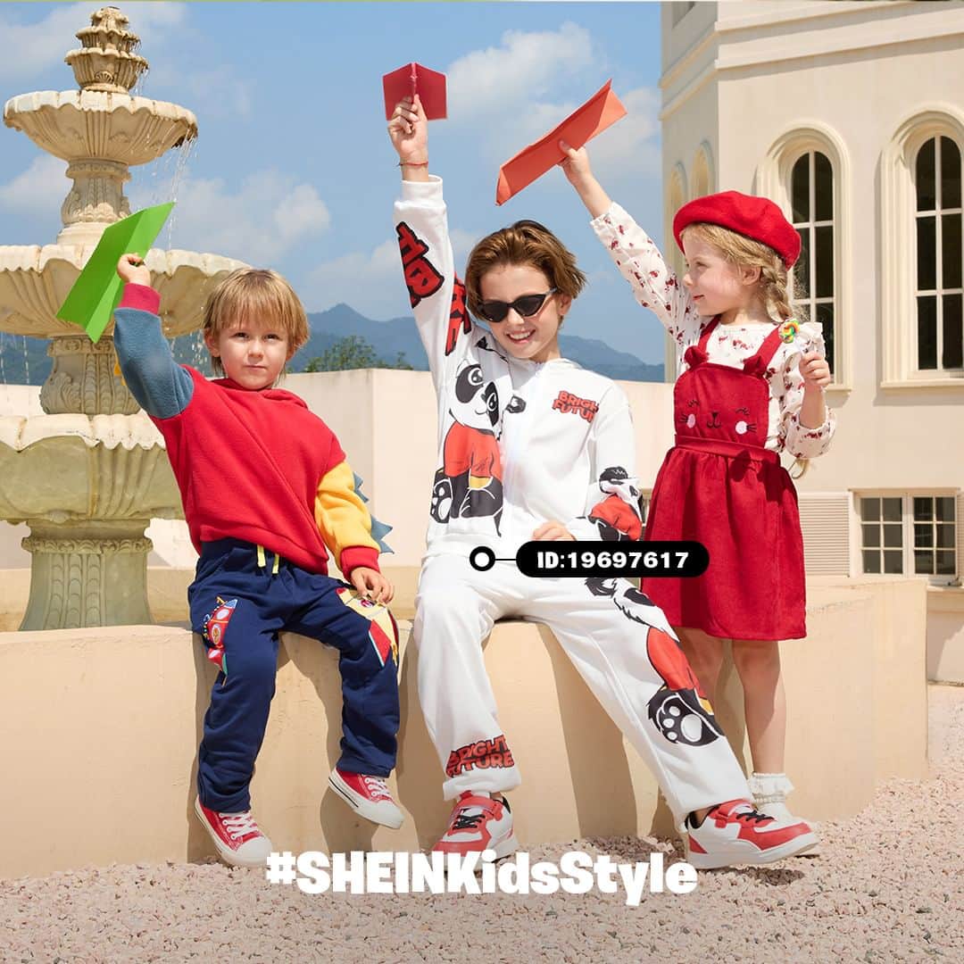 SHEINのインスタグラム：「Color outside the lines with preciously playful #SHEINKids styles that make every day an adventure 🖼️🖌️💕  🔎21006353 19132562 11637598 20024351 3257315 19697617  #SHEIN #SHEINKidsStyle #SHEINKids #SHEINforAll #kids #kidsfashion」