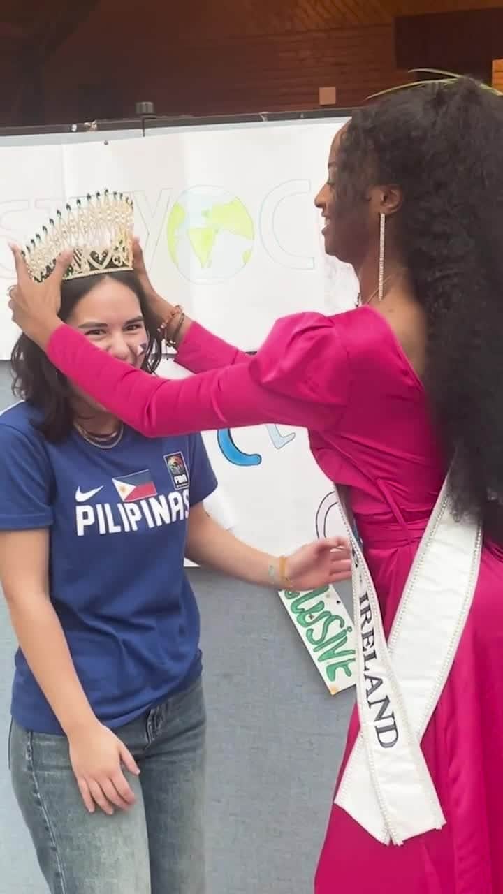 イリス・ミトゥネールのインスタグラム：「Eye on the crown 👑⁠ ⁠ The 72nd Miss Universe Delegates share what being a Force for Good means to them. The @mouawad Force for Good crown is a reminder of the importance of using your voice for a purpose and how impactful it can be. Which delegate do you think will be the next to wear the crown? 👀⁠ ⁠ #ad #ForceForGood #72ndMISSUNIVERSE #mouawad #craftingtheextroadinary」