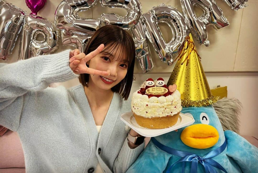 高本彩花さんのインスタグラム写真 - (高本彩花Instagram)「11月2日で25歳になりました たくさんのお祝いをありがとうございました🥹💗 25歳もよろしくお願いします！    大好きなお友達が祝いしてくれました！らぶ！  #影山優佳 #高本彩花 #ayacherigram」11月5日 21時00分 - ayacheri._.official