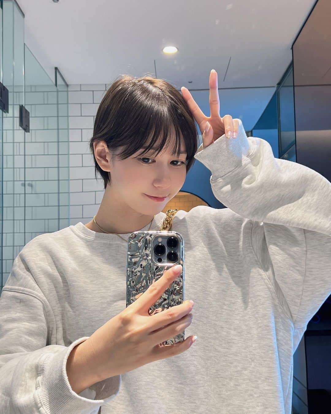 ゆきりぬのインスタグラム：「韓国楽しかった🇰🇷 また行きたい〜！！ 韓国のお店全部可愛すぎる、、 韓国で1番美味しいらしいサムギョプサルもめっちゃ並んだけど食べられてよかった🥩」