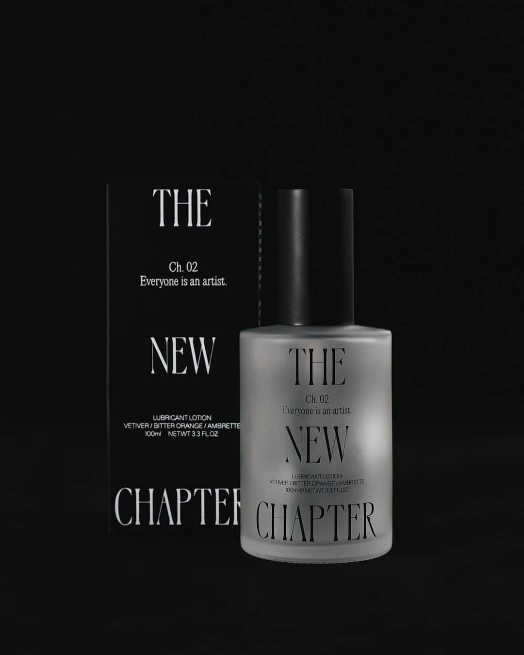 のインスタグラム：「@__the.new.chapter__   ・THE NEW CHAPTER CONDOM ・THE NEW CHAPTER LUBRICANT LOTION  箱入りコンドーム10個入り 長野県産のオーガニック原料を使用したルブリカントローション  ▼  THE NEW CHAPTER | ニューチャプター  セクシャルウェルネスを目的としたセクシャルプロダクトブランド。 新しい章を迎えるように、現状から一歩進もうとする人を応援する。安心な成分を使い、国産で作り心地の良い香りと日常に馴染むデザインを提供する。 It’s the brand to encourage those who are trying to step forward and to encourage those to have good time in sex with cherishing your partner and yourself.  自社オンラインショップではドネーションシステムを設け、寄付先を随時変更して社会問題の改善に注力する。」